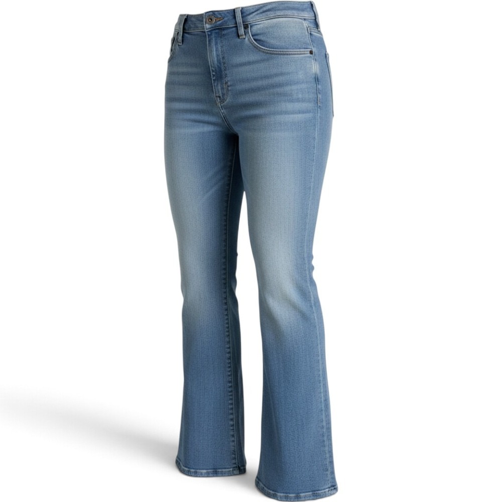 Abercrombie & Fitch Ultra High Rise Flare Jeans Light Wash Size 32 14L Long